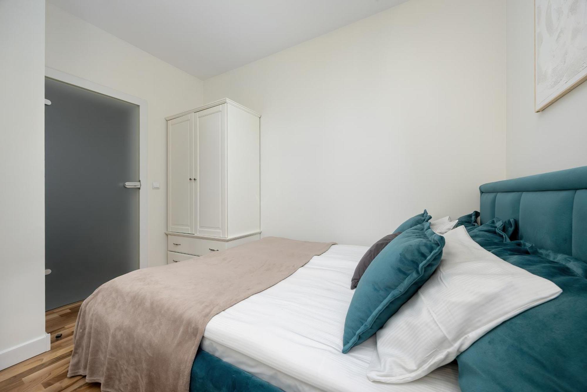Apartment Rakowska Warsaw Wlochy By Noclegi Renters Luaran gambar